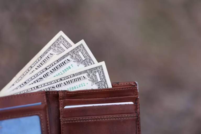 15 Budgeting Mistakes That Are Draining Your Wallet